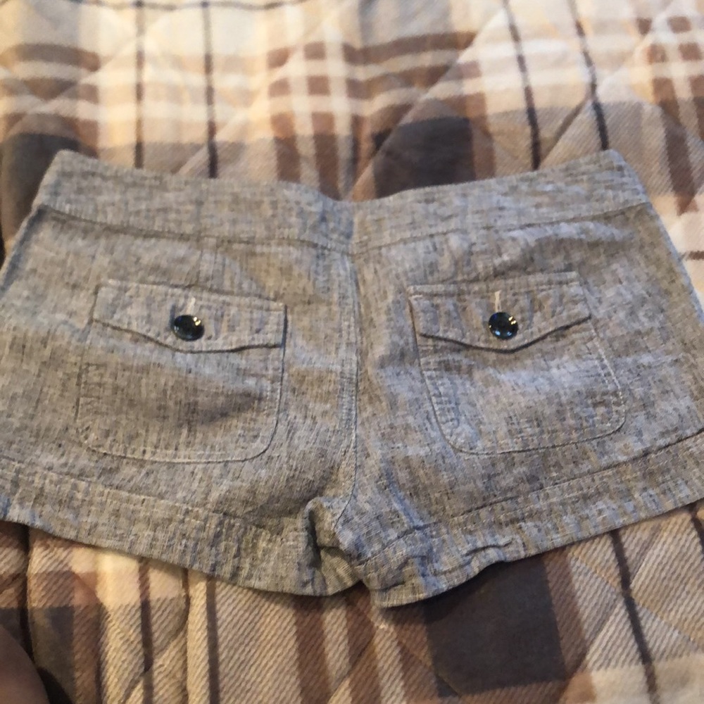 Express Linen Shorts - Picture 2 of 4